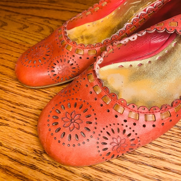 BCBGirls Slingback Wedges - Picture 5 of 10